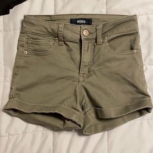 navy green jegging shorts. in great condition.